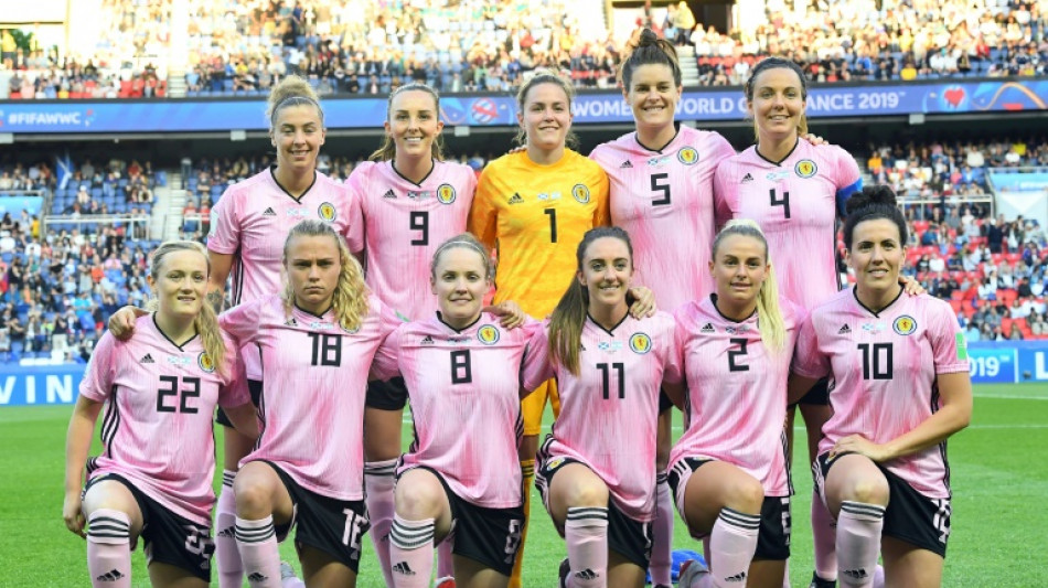 Sele&ccedil;&atilde;o feminina da Esc&oacute;cia chega a acordo com federa&ccedil;&atilde;o por igualdade salarial