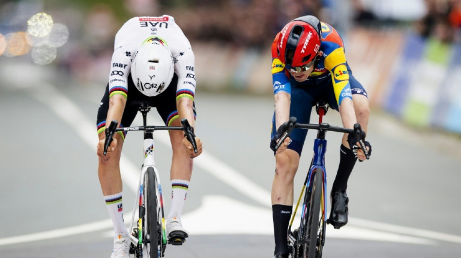 Amstel: Skjelmose émerge d'un combat de titans face à Pogacar et Evenepoel