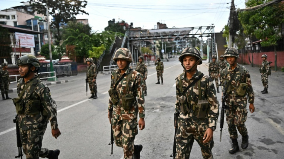 Protestos violentos no Nepal deixam 51 mortos e 12.500 detentos foragidos