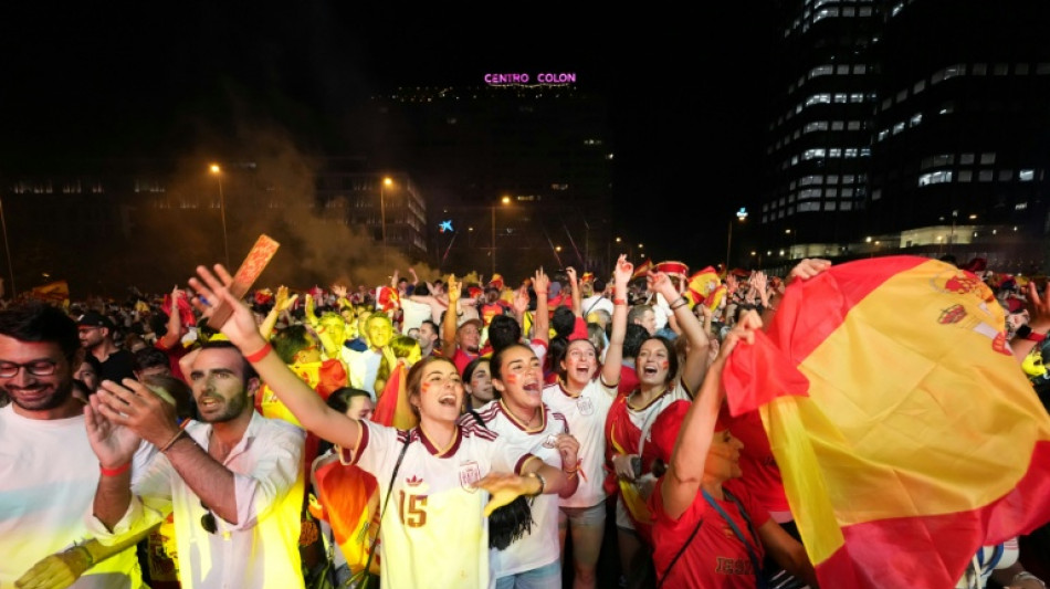 Explosi&oacute;n de alegr&iacute;a en Madrid en una noche iluminada por la segunda estrella