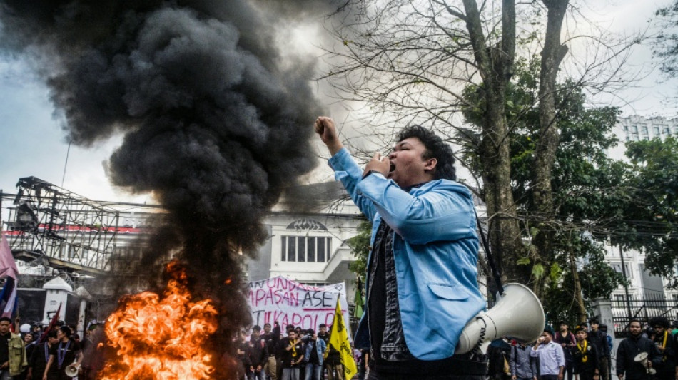 Heftige Proteste in Indonesien halten trotz versch&auml;rften Sicherheitsvorkehrungen an