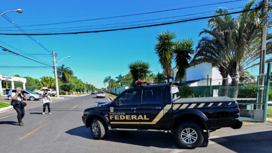 Pol&iacute;cia faz busca na casa de Bolsonaro em opera&ccedil;&atilde;o sobre inser&ccedil;&atilde;o de dados falsos de vacina&ccedil;&atilde;o