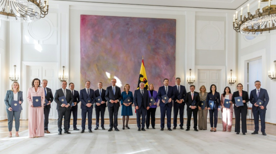 Wirtschaft mit bisheriger Arbeit der Bundesregierung eher unzufrieden