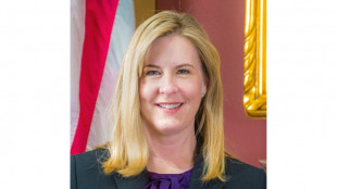 Hombre disfrazado de polic&iacute;a mata a tiros a congresista dem&oacute;crata en EEUU