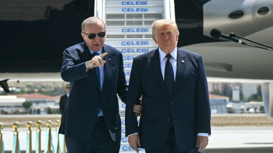 Trump critica duramente aliados no in&iacute;cio da reuni&atilde;o da Otan