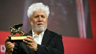Pedro Almod&oacute;var ganha Le&atilde;o de Ouro por 'The Room Next Door'
