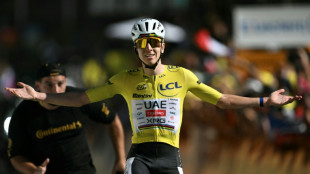 El l&iacute;der Tadej Pogacar gana la 19&ordf; etapa del Tour de Francia en Alpe d'Huez