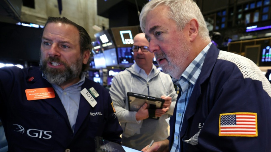 Wall Street mise sous pression par la flamb&eacute;e du p&eacute;trole