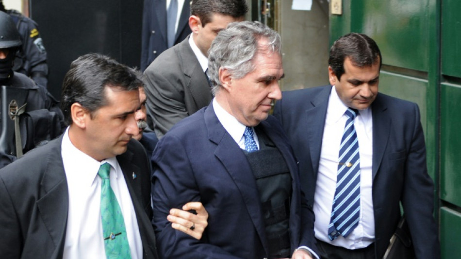 Justi&ccedil;a uruguaia condena ex-banqueiro a 9 anos de pris&atilde;o por fraude em 2002