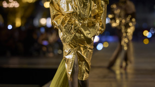 Sfilata d'oro per i 10 anni di Vaccarello da Saint Laurent