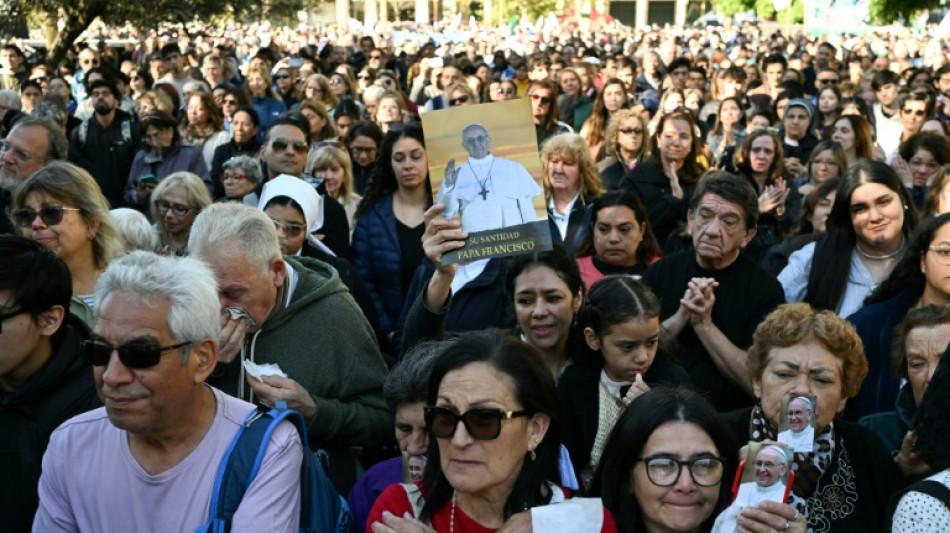 Seamos "una Iglesia inquieta, que se moviliza", dice el arzobispo en la homilía por el papa en Buenos Aires