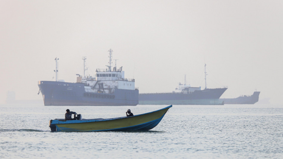 Axios, 'Iran-Usa hanno concordato di cessare attacchi e vedersi marted&igrave;'