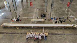 Aeroplano di carta da record, con 20 metri apertura alare