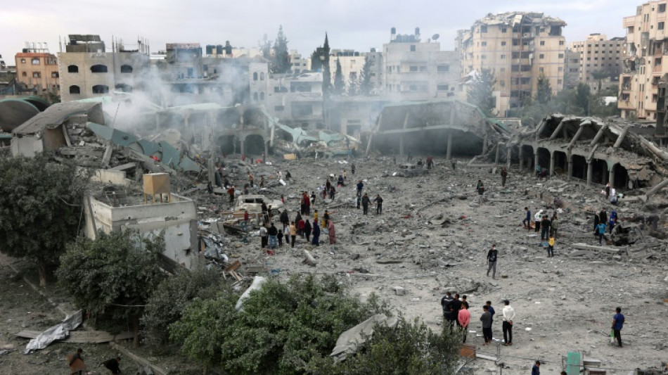 La Defensa Civil de Gaza reporta 25 muertos en un bombardeo israel&iacute; contra una escuela usada como refugio