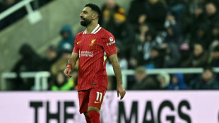 Liverpool empata e segue l&iacute;der; City se reencontra com a vit&oacute;ria