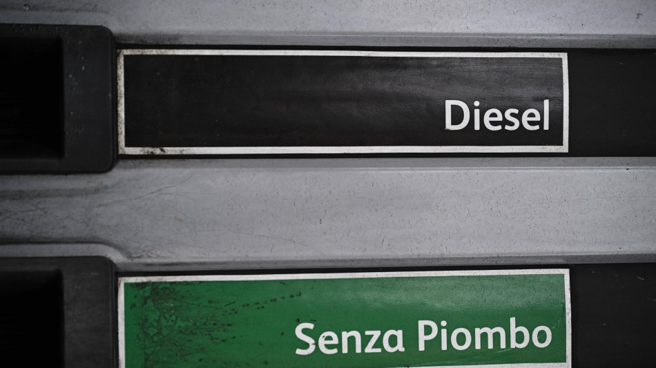 Mimit, in Italia gli aumenti dei carburanti pi&ugrave; contenuti tra i grandi Paesi europei