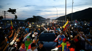Venezuela : l'opposante Machado pr&ecirc;te &agrave; n&eacute;gocier, la pr&eacute;sidente Rodriguez ironise sur son retour en forme de "show"
