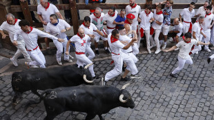 Ultima corsa dei tori di San Fermin ad alta tensione, tre feriti da cornate a Pamplona
