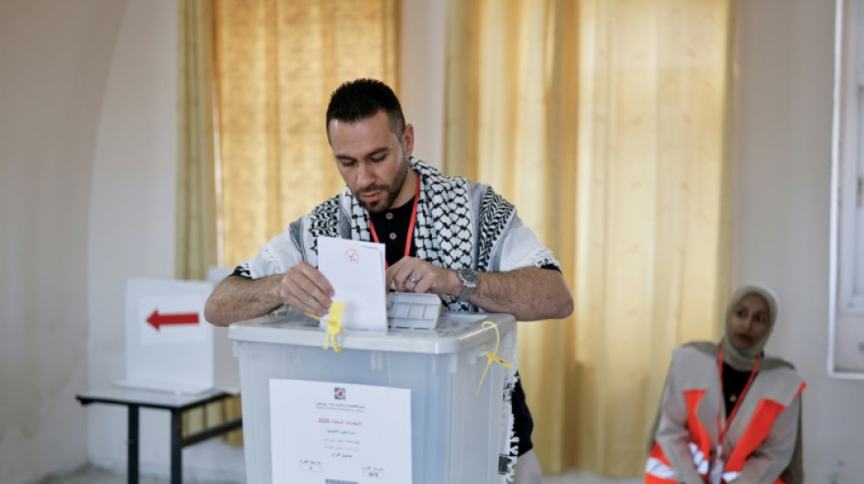 Palestinos votan en primeras elecciones desde la guerra en Gaza