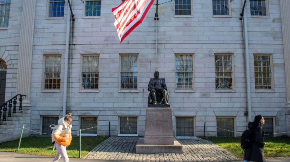Casa Branca anuncia congelamento de US$ 2,2 bi para Harvard após exigências de Trump serem rejeitadas