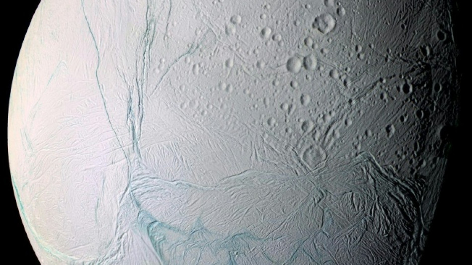 Des &eacute;l&eacute;ments cl&eacute;s pour la vie d&eacute;couverts sur une lune de Saturne