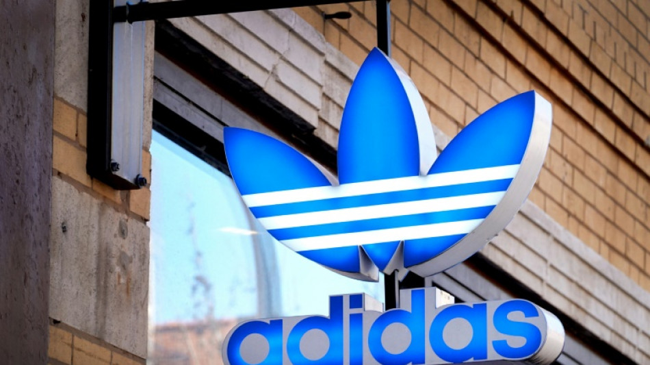 Diretor de Adidas lamenta declara&ccedil;&otilde;es pol&ecirc;micas sobre o rapper Ye