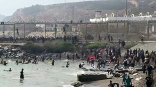 Polizeikreise: 40.000 Migranten haben Grenze zwischen Marokko und Ceuta gest&uuml;rmt