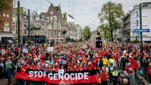 Amsterdam: une mar&eacute;e humaine v&ecirc;tue de rouge en soutien aux Palestiniens