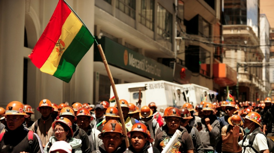 Sindicatos da Bol&iacute;via aumentam bloqueios contra medidas econ&ocirc;micas