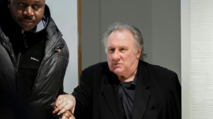 A son procès, Depardieu continue de nier toute agression sexuelle