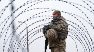 Kiev, 'almeno un morto e 10 feriti in un raid russo a Chernihiv'