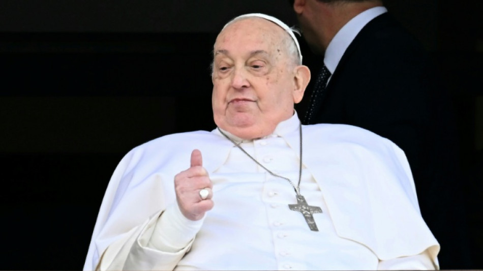 El papa, convaleciente, aparecerá en público por Pascua