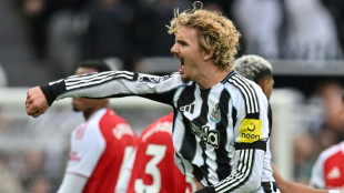 Howe blasts irrelevant criticism of Woltemade after 'idiot' jibe