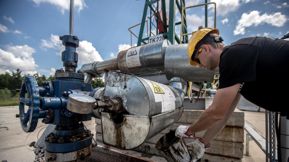 Il petrolio chiude in rialzo a New York a 66,43 dollari