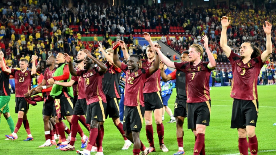 B&eacute;lgica vence Rom&ecirc;nia (2-0) e se recupera na Euro