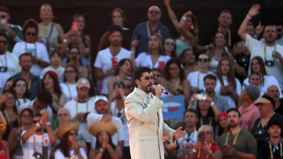 La rabbia dei fan di Bad Bunny, 'non vogliamo soldi ma un altro concerto'