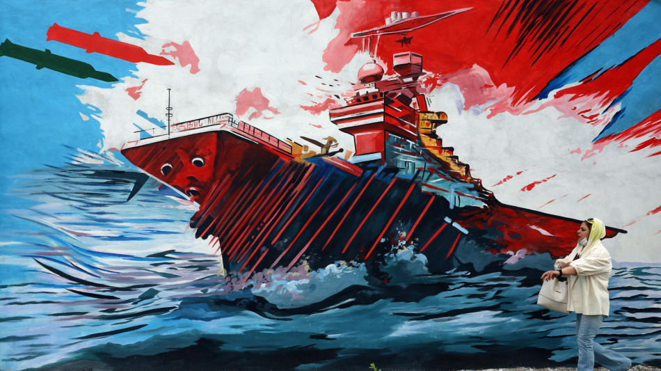 Teheran, l'esercito deve avere per legge l'autorit&agrave; dello Stretto di Hormuz