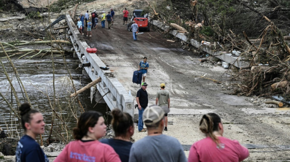 Pr&egrave;s de 60 morts dans les inondations au Texas, o&ugrave; les recherches se poursuivent 