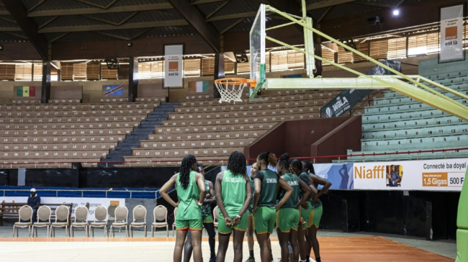 A falta de visado en Estados Unidos, las jugadoras de b&aacute;squet de Senegal entrenan en casa
