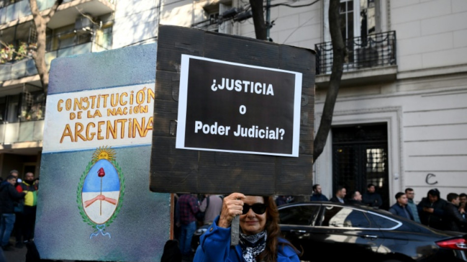 Argentine: Kirchner sollicite la d&eacute;tention &agrave; domicile apr&egrave;s sa condamnation