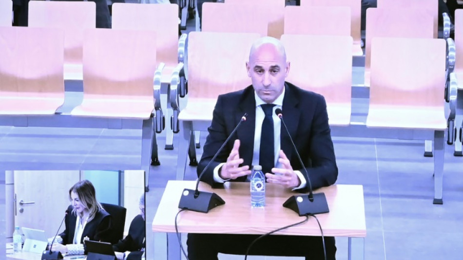 Luis Rubiales afirma estar "totalmente seguro" de que Hermoso consinti&oacute; el beso