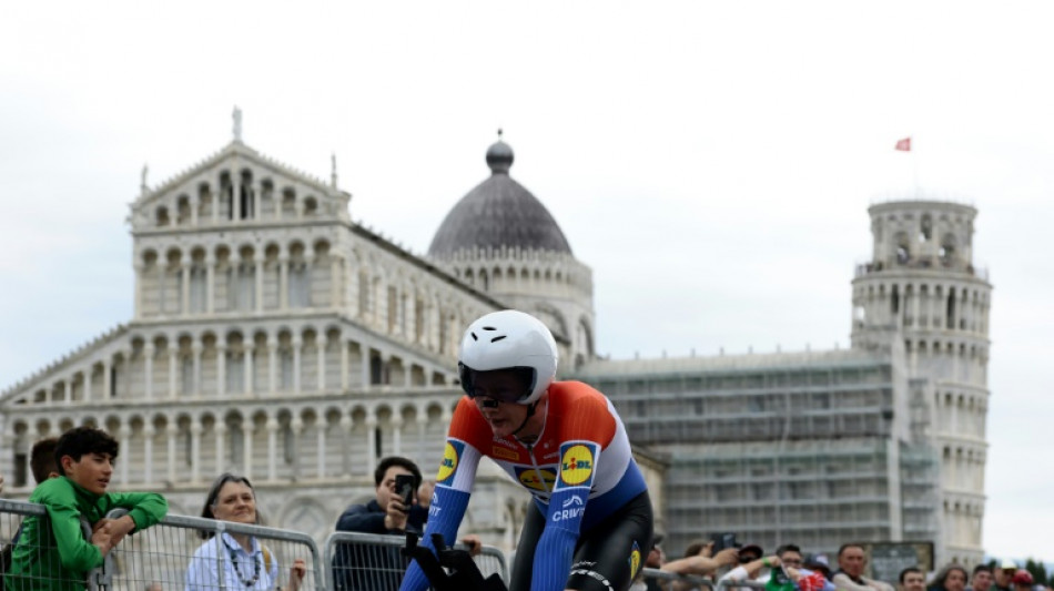 Del Toro holds Giro lead as Hoole wins rainy time trial