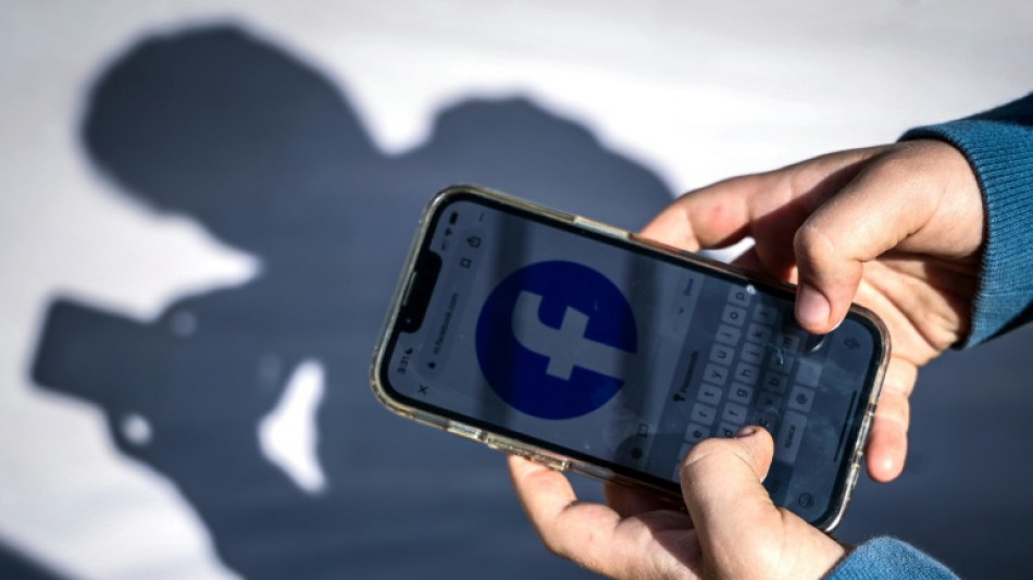 Les &eacute;crans, une option pris&eacute;e des parents pour occuper leurs enfants faute de mieux 