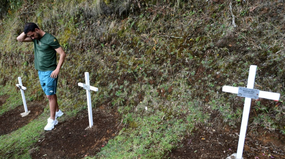 "Une fraternit&eacute; pour toujours": Chapecoense rend hommage en Colombie aux victimes de la trag&eacute;die a&eacute;rienne de 2016