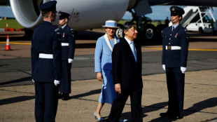 Japanisches Kaiserpaar zu Staatsbesuch in Gro&szlig;britannien eingetroffen
