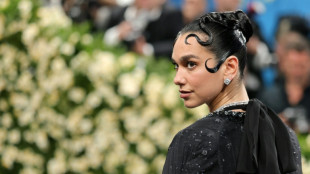 Mehr als 300 Prominente fordern Stopp britischer Waffenlieferungen an Israel