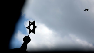 Frau bei antisemitischem Angriff mit abgebrochener Glasflasche in Berlin verletzt