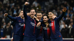 Mesmo com Beraldo expulso, PSG vence Olympique de Marselha no Franc&ecirc;s