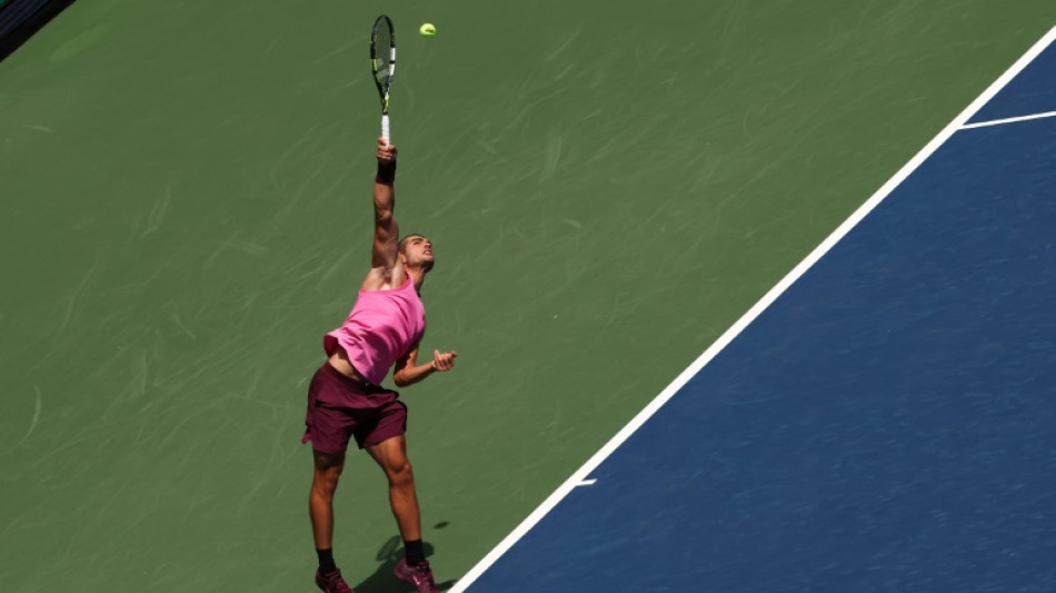 Alcaraz romps into US Open fourth round, Rybakina advances