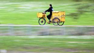 Trotz sozialer Medien: Zwei Drittel der Deutschen sch&auml;tzen klassische Postkarte